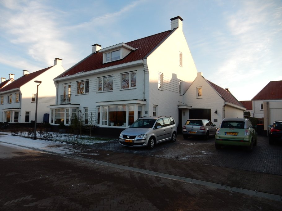 4 2-1 kap woningen aan de Tuinlaan Borne
